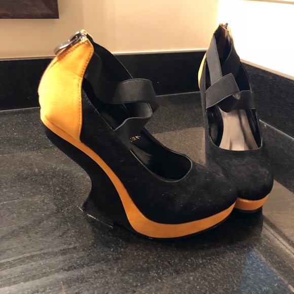 Shoes - Picture 2 of 3